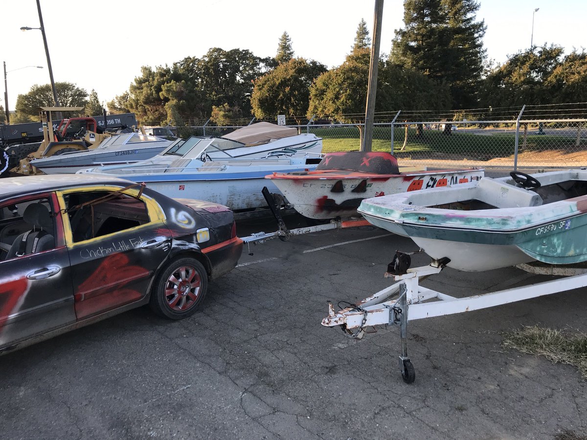 AllAmericanSpdy's tweet photo. Cars, cars.... and MORE CARS! Looks like the trailers to be bashed are also starting to arrive! @RiebesAuto Trailer Bash after the #JMEnvironmental 100 ! #2019SeasonFinale https://t.co/koOR1iEz3d