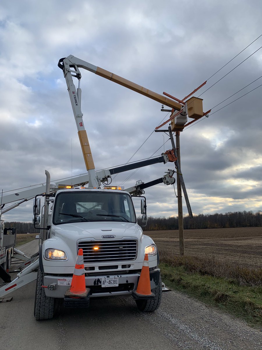 Hydro One On Twitter Last Night S High Winds Have Caused Outages For Over 98 000 Customers As The Winds Move East Today We Expect To See Additional Damage And Outages Crews Are Responding