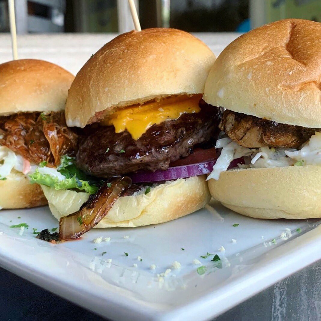 🍔 🍔🍔!!! 
📸: socialjunkiesoflo
