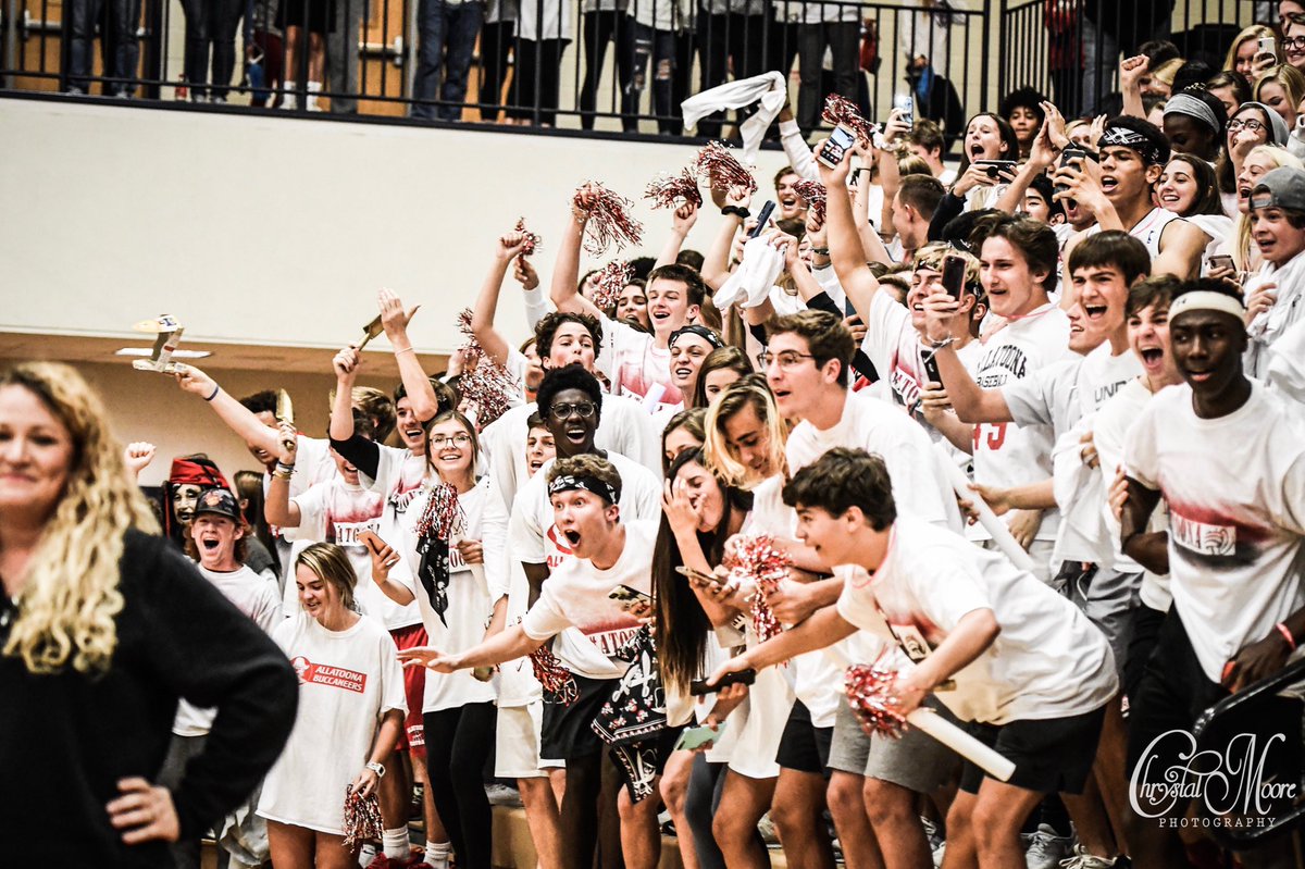 ChrysMoorePhoto's tweet photo. Allatoona’s student section ... perfect!! 
Featured image is @AHSStudentSect2 cheering on their @OfficialGHSA 6A state champs, @AllatoonaVB! https://t.co/8QJGzbVTdP