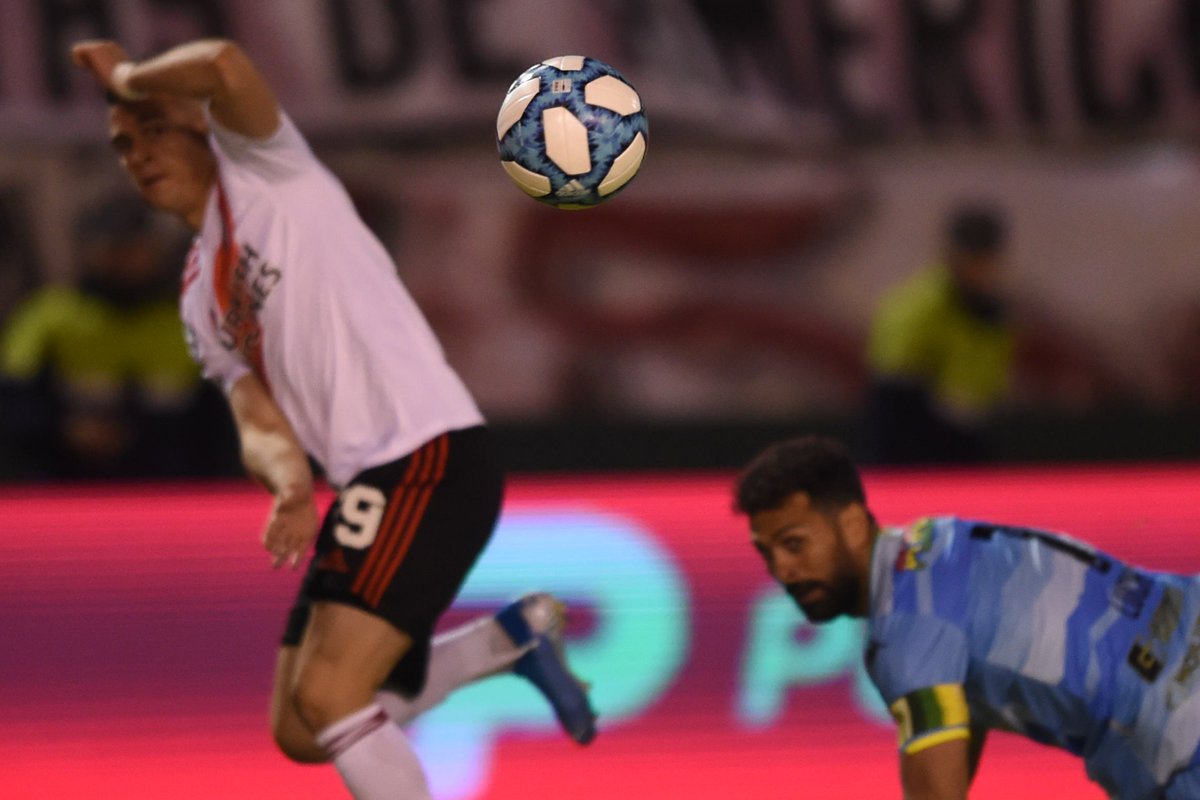 RiverPlate's tweet photo. 📸 ¡Para disfrutar cuadro por cuadro! Definición 🔝 y un nuevo grito de gol para @RafaelBorre_  🇨🇴❤️

#VamosRiver ⚪️🔴⚪️ https://t.co/3UiGLzfmQW