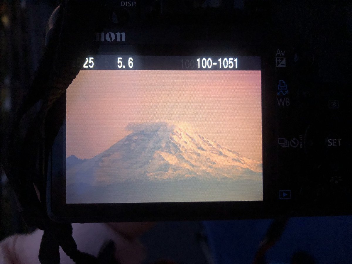 I live in a #photographyparadise. #seattle #mtrainier