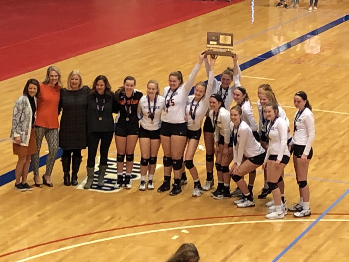 bovweiser's tweet photo. Great Job Lady Trojans!!!  Bragging rights for life in hand!!!  A season of 41-4, Sub-State Champions, and a 2nd place finish at the 3A State Finals.  Not too damn shabby if I do say myself!!!  #tpod #limitless https://t.co/XI1GglXdc1