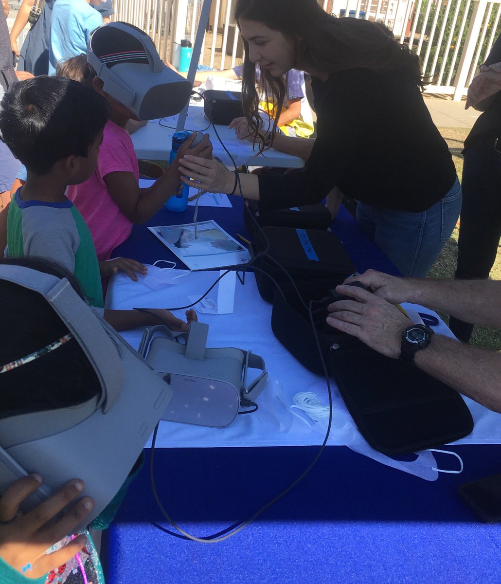schade4kids's tweet photo. Great day at 2019 @SolanaBeachSD STREAM Fest.   Thank you to all the SBSD staff and volunteers who made this event a wonderful experience for families and students.  Smiles and excitement everywhere. #sbsdedu @SanDiegoCOE #STEM https://t.co/Cf4LTtDBtU
