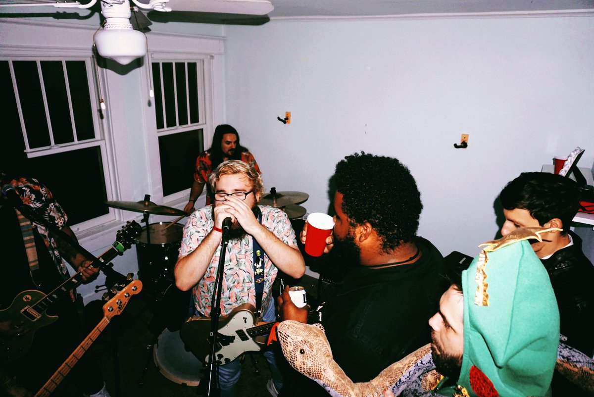 BxN_Music's tweet photo. Halloween Pt.2 https://t.co/PpLnxbbGnA