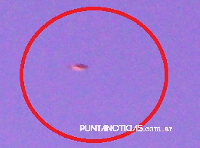 PuntaNoticias's tweet photo. ¿OVNI en Punta Alta?
Leelo en https://t.co/C0YhFcBP2E https://t.co/JhJVlEQrDA