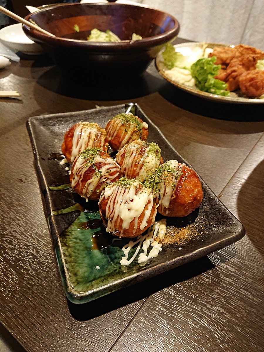 takku647's tweet photo. 昨夜はタナっ子くらぶ1周年飲み会~🌃🍺🐙😀⤴️ 勢揃いできなかったのは残念だったけど、久々に集まれて楽しい楽しいひとときでしたぁぁ~~🍻✨😄🎶
#タナっ子くらぶ
#HTC
#棚橋弘至
#たこ焼きバル銀平
#chickennot
#チキンノット
#STYLEANDSPEED
#STYLEANDSPEEDTEE https://t.co/9CWgMwzEam