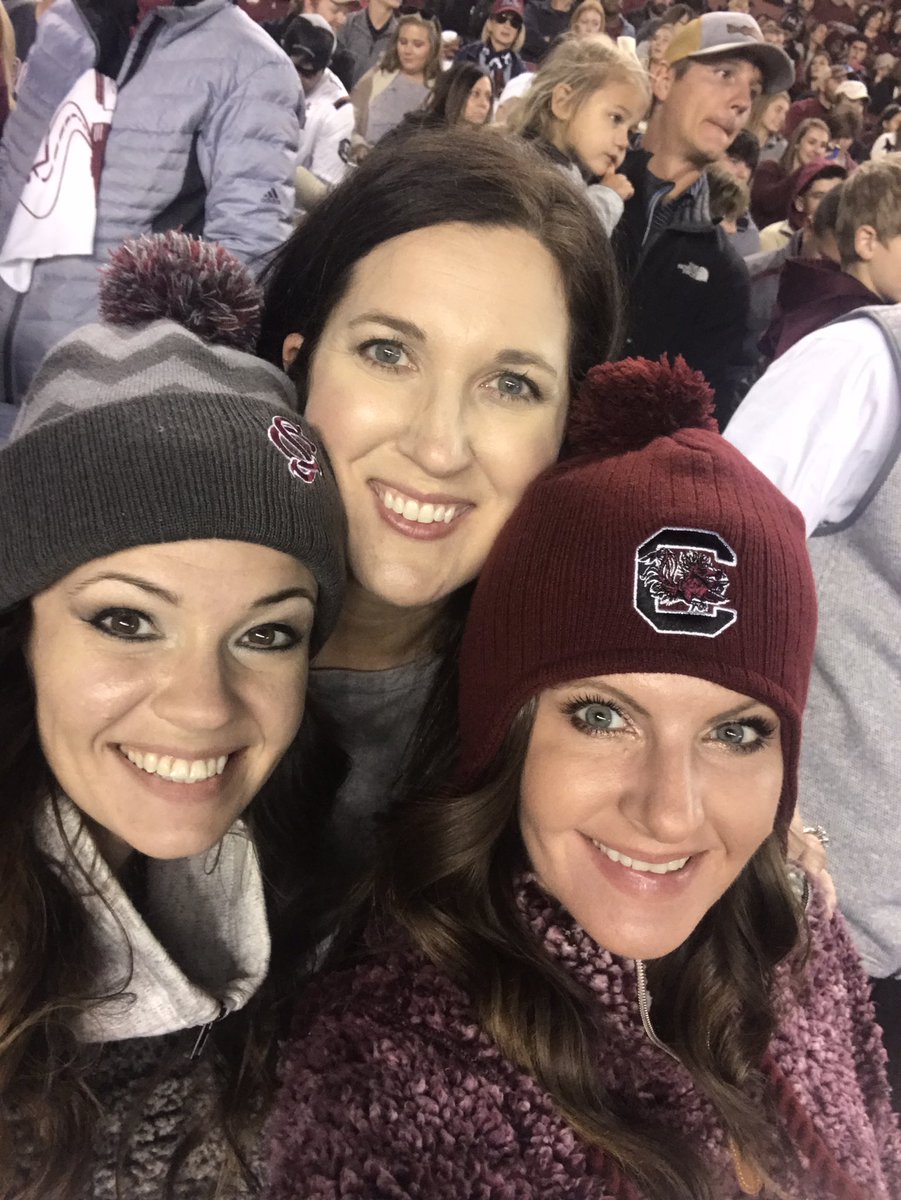 betmccall's tweet photo. Forever to three👌🏼🤙🏼 #VANvsSC #SpursUpMoment #CarolinaGirls https://t.co/qleOpwKjuV