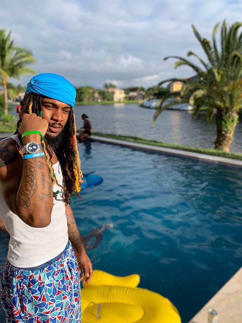 YUNG_R3's tweet photo. 🍁November 🍁In Florida☀️💧🌴 (which pic Look the best ?)
#Explore #ExplorePage #Viral
#Season #Fall #Autumn #Winter #Summer #Pool #Tropical https://t.co/DiZEVOiUvC