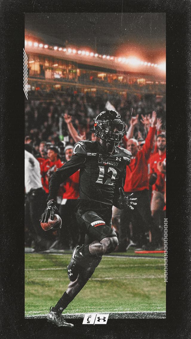 NuniaBiznes's tweet photo. All hail the Sauce! #UCvsECU https://t.co/iTDQedXgjp