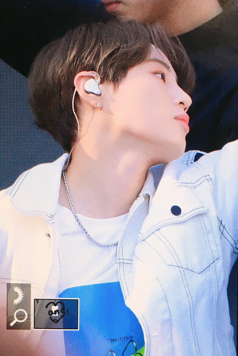 191103 엘레강스한 얼굴에 뽀짝한 뒷머리

#하성운 #HASUNGWOON