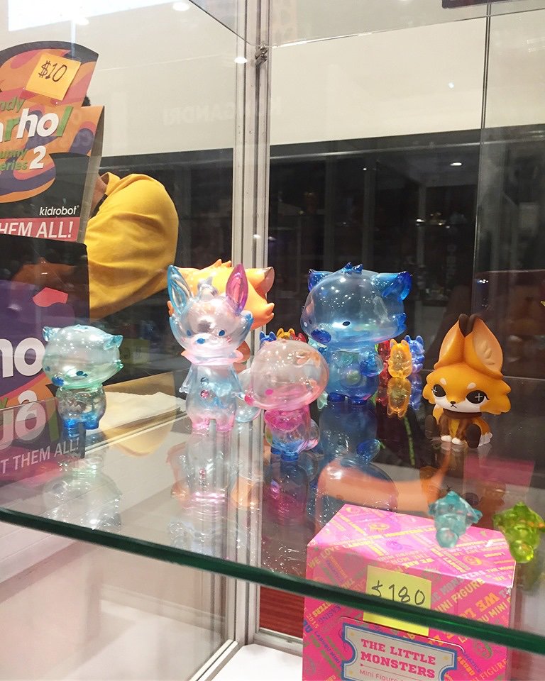 toysrevil's tweet photo. Seen at the #ozzocollection booth at #bigbigconsg at *SCAPE - in the #ConMensUniverse zone on the 5th flr (as part of the 2019 #Streetsuperior event / Nov 2-3)!
Congrats for all the #Quiccs stuff sold out!!!
Slideshows on #Instagram: https://t.co/uGRV6cnDyE
#toysrevilbbc2019 https://t.co/9cEH9KFozU
