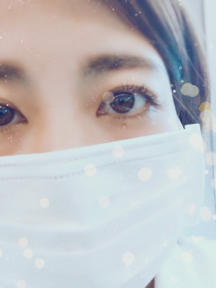 白石涼子 A Twitter 普通のサイズだと大きいし 小さめサイズだと エラ張ってるから少し小さいのよね エラ が ほっぺ が出るんだよね マスク
