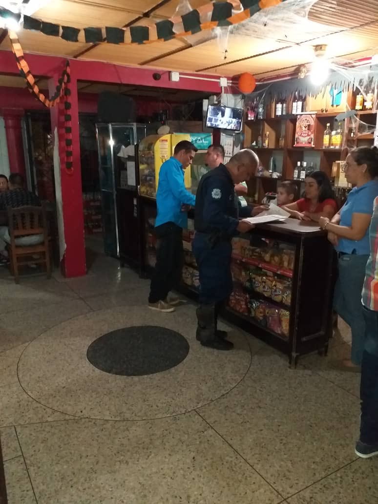 PC_MERIDA's tweet photo. #02Nov Desarrolo del Operativo de Seguridad y Prevención Vial con personal de @PC_MERIDA CAE El Anis y @polimerida en el Marco de #NavidadesFelicesYSeguras2019 @GoberMerida @PCivil_Ve @VGRPC https://t.co/wQNRxVIDQz