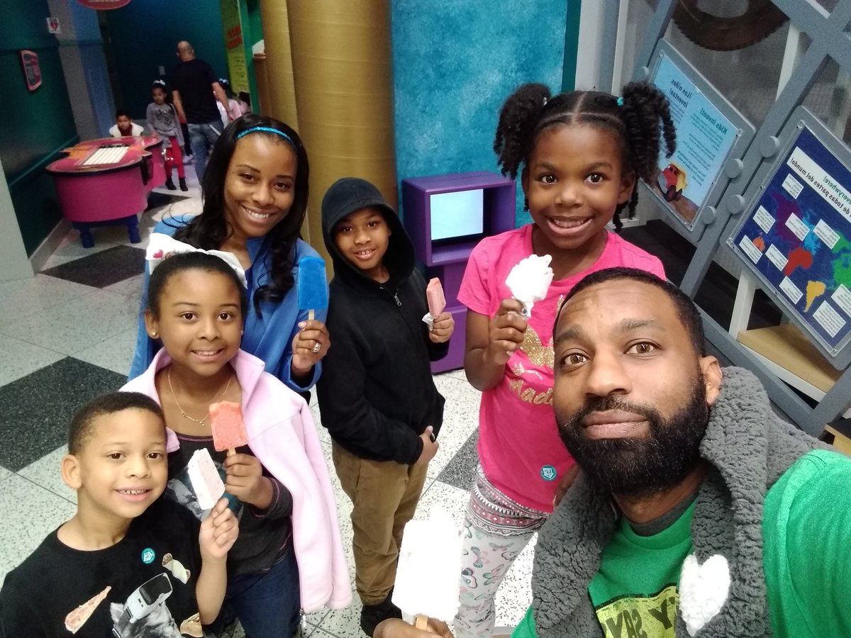 hurttheteacher's tweet image. We had a blast learning and creating at the children&apos;s museum of Houston. #childrensmuseum shout out to the @houstonlibrary for the #flipkits and the tickets. #Houstonlibrary