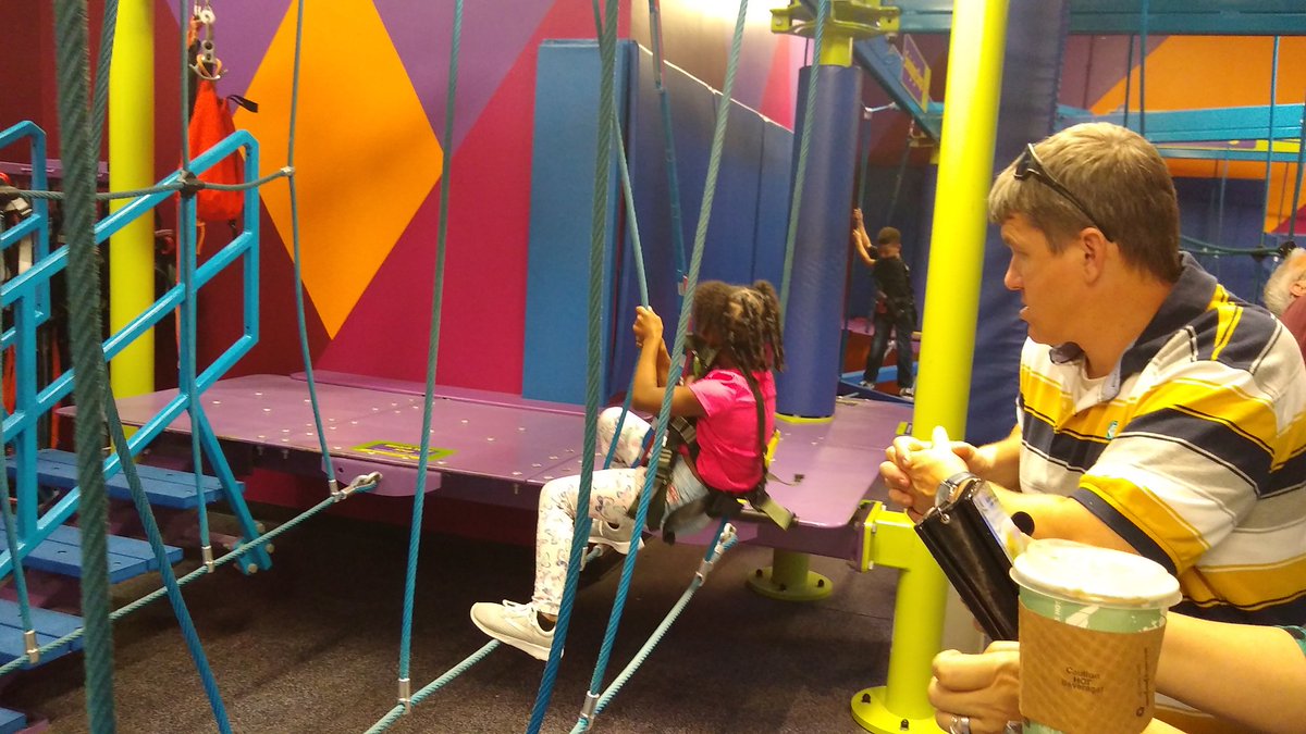 hurttheteacher's tweet image. We had a blast learning and creating at the children&apos;s museum of Houston. #childrensmuseum shout out to the @houstonlibrary for the #flipkits and the tickets. #Houstonlibrary