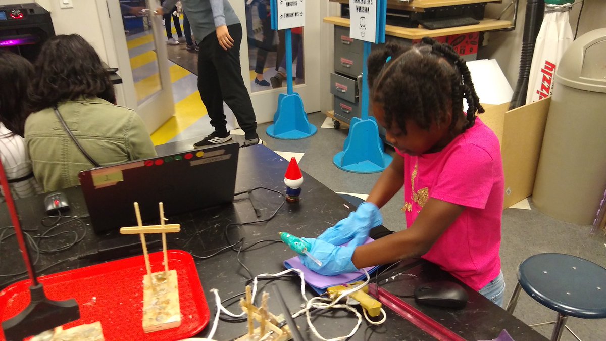 hurttheteacher's tweet image. We had a blast learning and creating at the children&apos;s museum of Houston. #childrensmuseum shout out to the @houstonlibrary for the #flipkits and the tickets. #Houstonlibrary