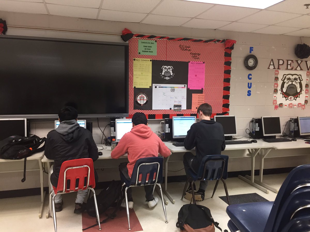 Mrs_S_Wharton's tweet photo. I visited the FCHS APEX lab this week to see online learning in action! This class extends learning or gives kids the chance they need. One student said, “This is my last chance to graduate on time. I HAVE to finish.” #shadowastudent #wheresjerry @FoCoOTE https://t.co/GUBLbIKC1W