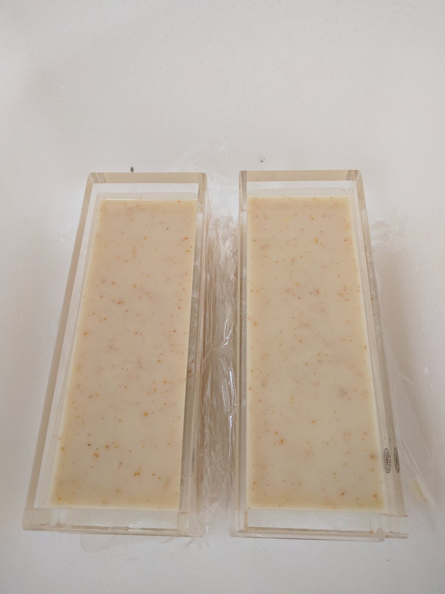 Shikisoap スーパーに売ってた 馬路村のゆずパッパというのを入れてゆずとひのきの石けん作りました 乾燥ゆず皮がいい感じのサイズに砕けてて 石けんに入れるのにバッチリですわ