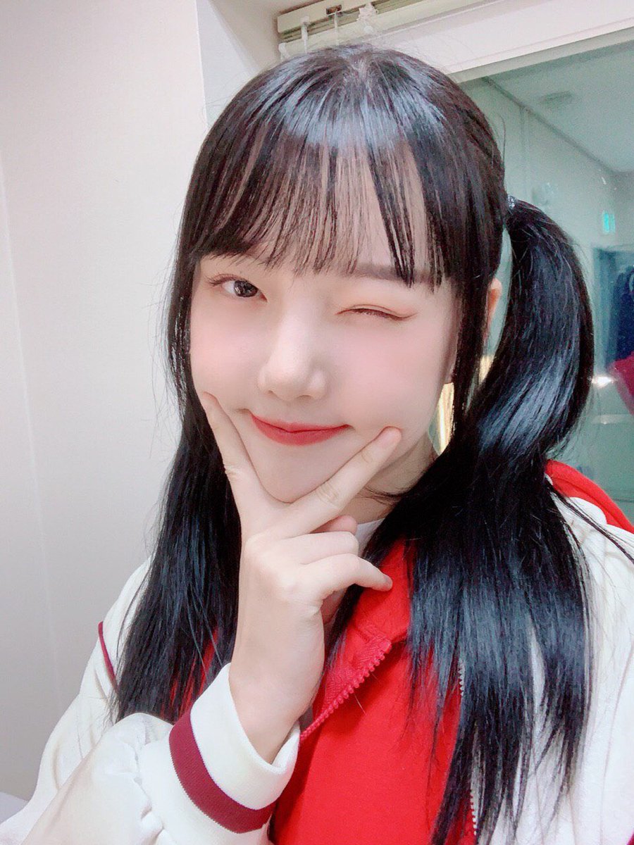 GFRDofficial's tweet photo. [#여친Air]
그래 버디🍀 마음 갖겠어~ 
지금🤗이야
#여자친구 #GFRIEND #예린 
이만의 윙크😉로 
버디 마음 훔칠 준비 완료!

6시 15분 ⏰
#TVN #플레이어 에서 
쌍큼🍋 발랄🍓한 옌니가
버디 마음 훔치러 갑니다~ 
고고!!❤️ https://t.co/fpyTdEiBlK