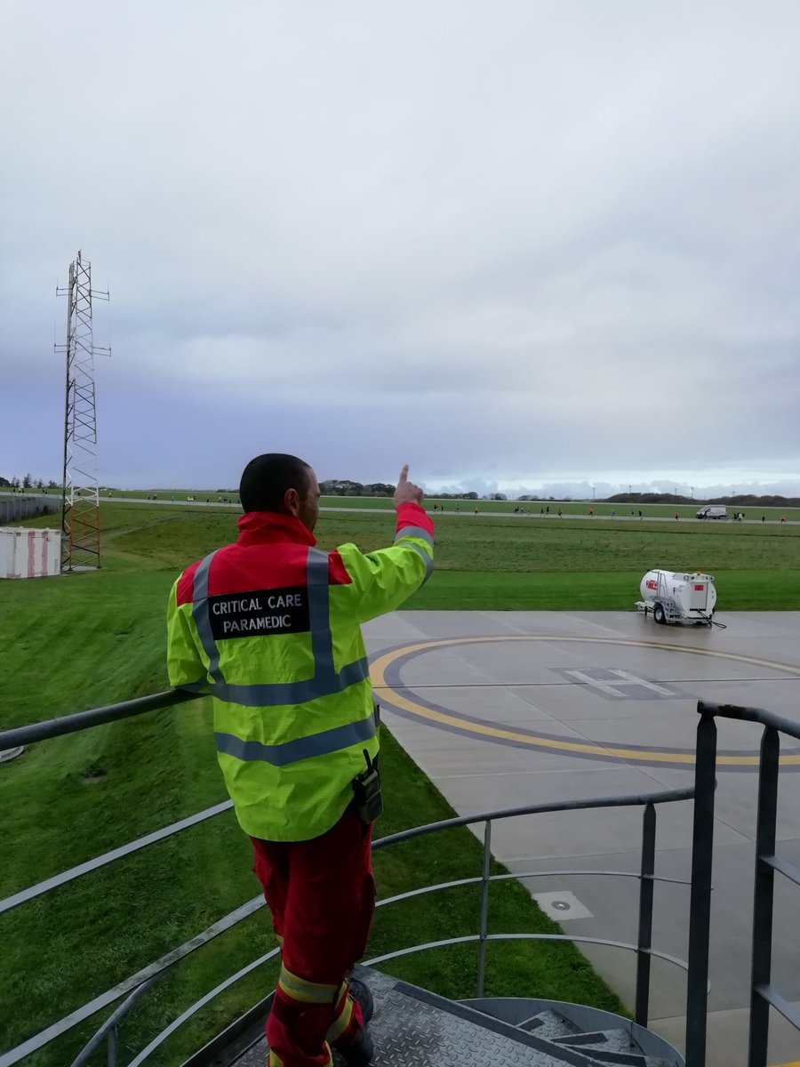 cornwallairamb's tweet photo. Crew cheering on the runners as they pass the airbase 😁 #RunwayRunaround #RR2019 https://t.co/zO7eJzO1qH