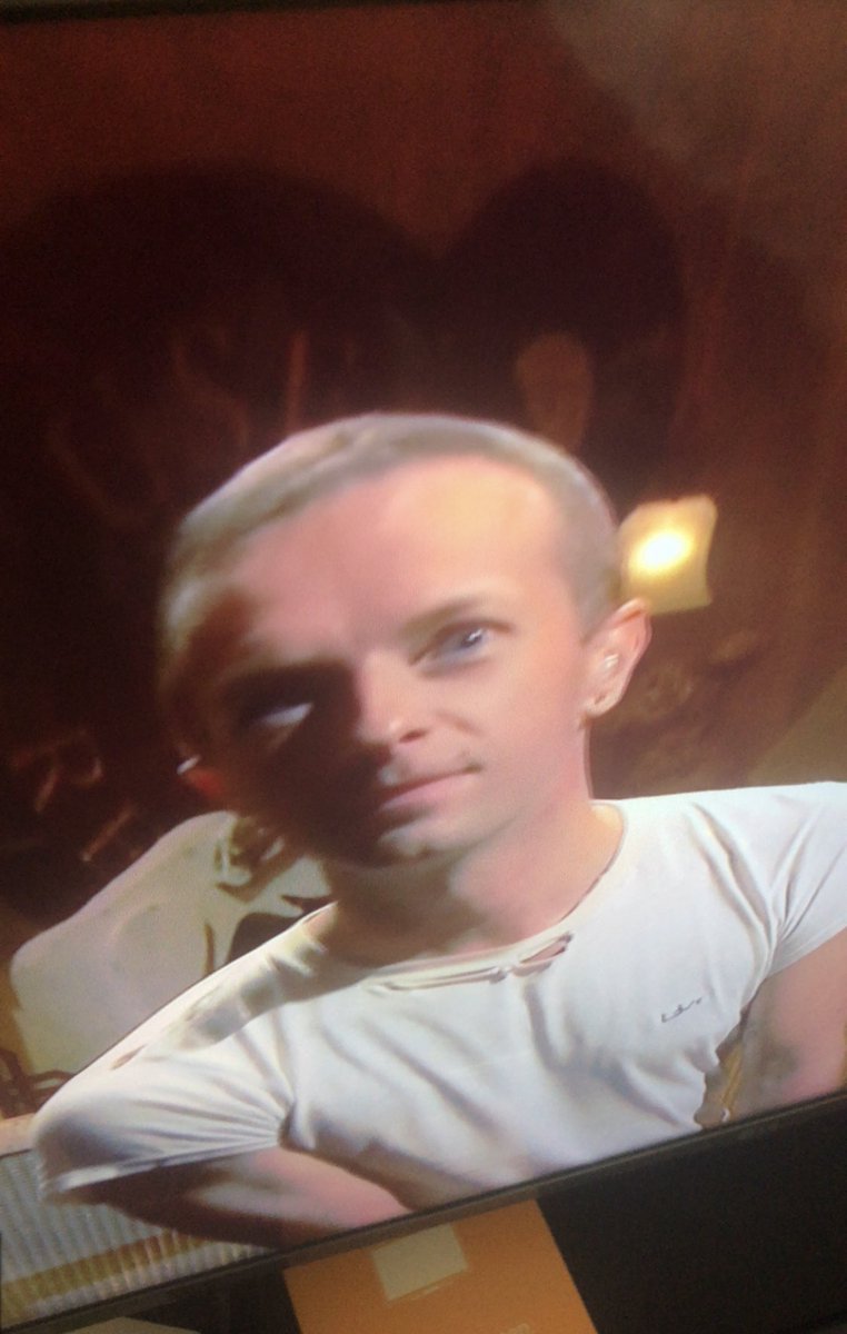 DreaminOfEscape's tweet photo. Got carried away while taking pictures of the TV oopsies https://t.co/sKsHKSvaXo