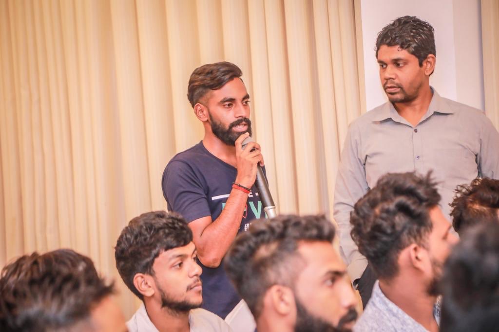 EIbHv1CWwAA-eF0?format=jpg&name=medium