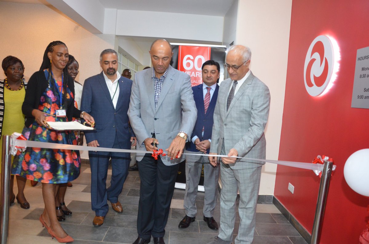 Evanz_Kipkoech's tweet image. Hon. @Peter_Kenneth  launches Aga Khan University Hospital&apos;s new Thika Medical and Diagnostic Center on 1st Nov 2019.
#Tunawesmake