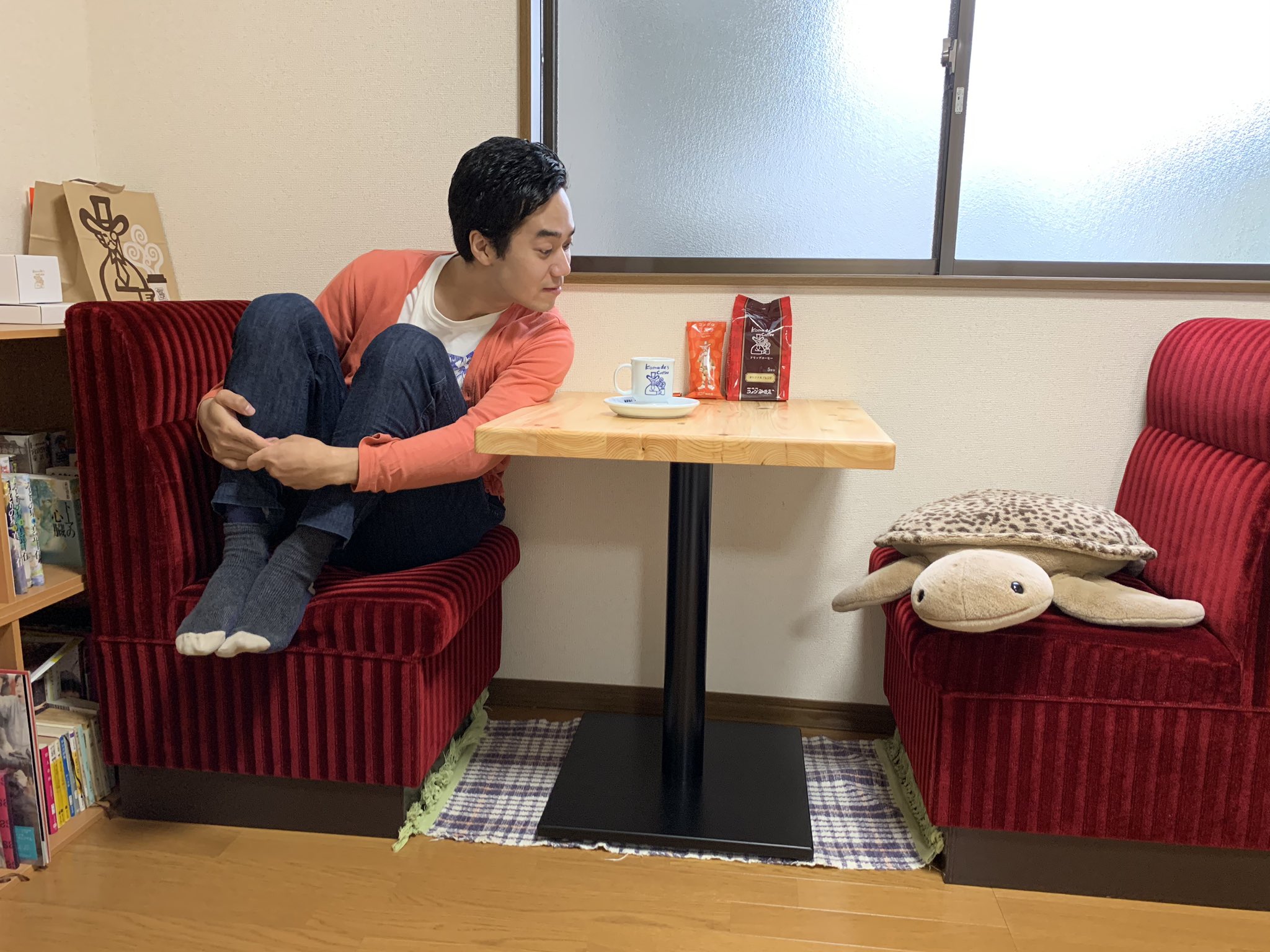コメダ珈琲店ソファ① コメダ珈琲店のソファとつくえ 当選したの