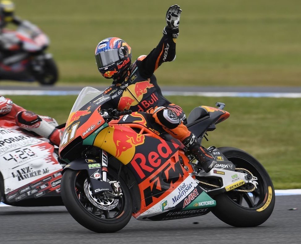 TourismMalaysia's tweet photo. Congratulations @BradBinder_41 @RedBull_KTM_Ajo #VisitMalaysia2020 on podium again. Yeeehaaaaa.. 👏👏

#VisitMalaysia2020 #VM2020 #malaysiangp #motogp #MalaysiaTrulyAsia https://t.co/vc6Qn5Yuf1