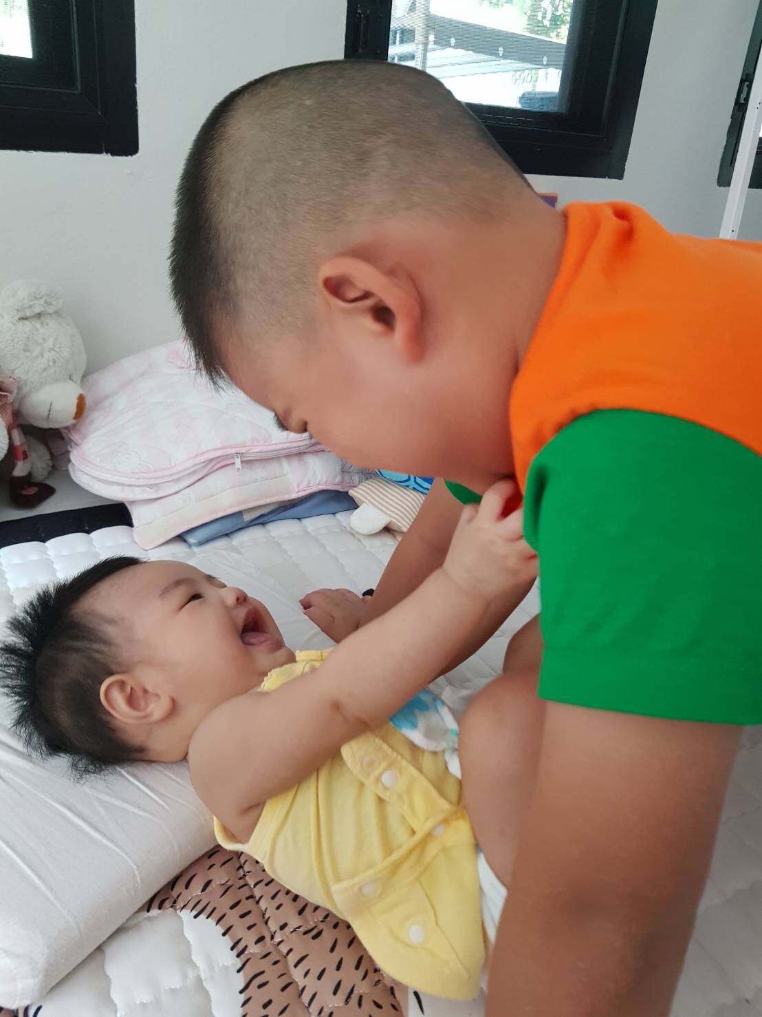 kanom on Twitter: "พี่น้องยอกย้อกัน https://t.co/i9kzXWfeB6" / Twitter