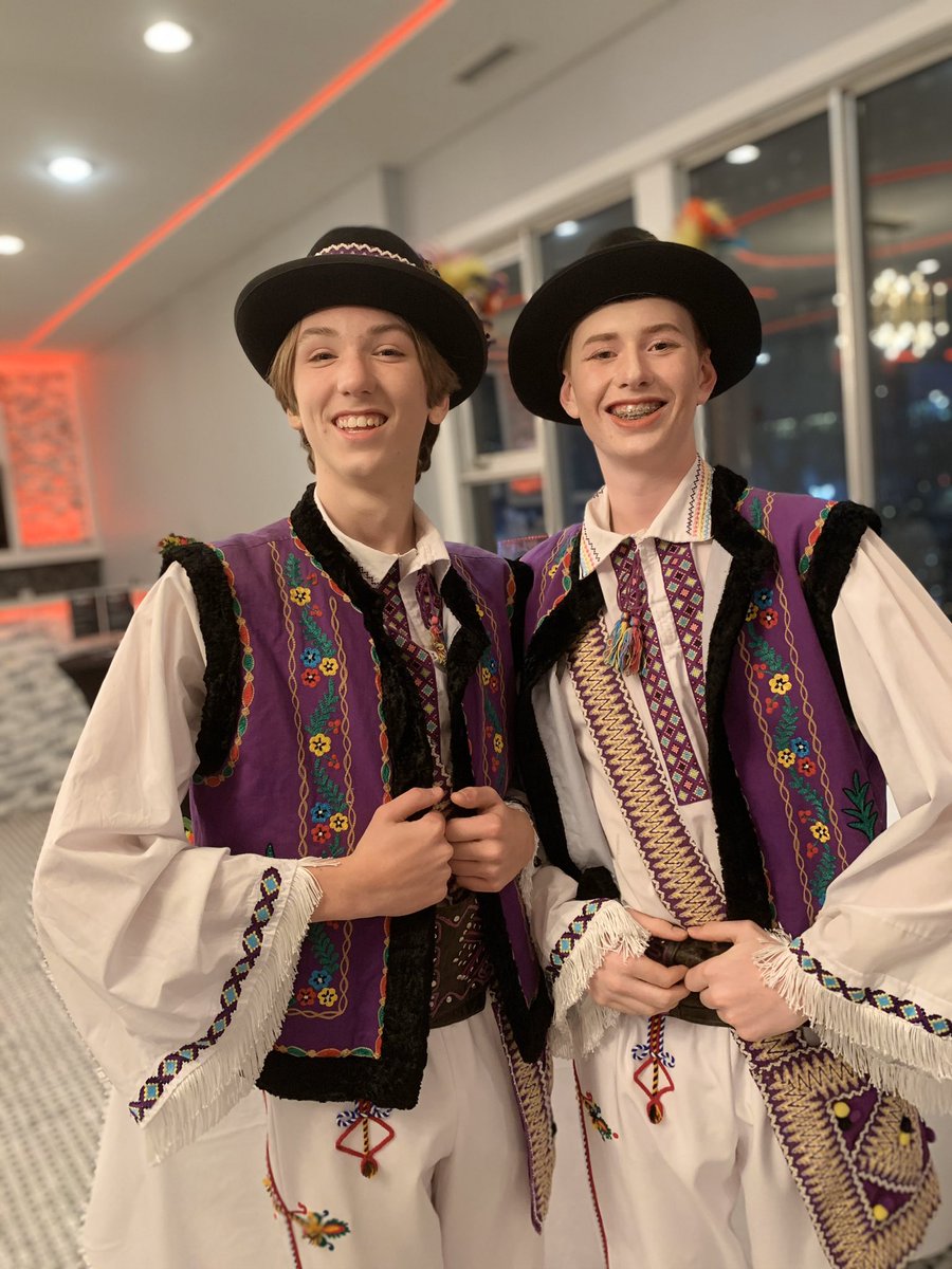 TryzubUkrDance's tweet photo. All smiles tonight at Zabava; celebrating 45 years of Tryzub!
#tryzubfamily #tryzubukrdance #ukrdance #ukrainiandance #yycdance #dance #dancelife #dancefamily #yycdancestudio #yycdanceclasses #albertaukrainians #albertaukrainiandance #calgaryukrainiandance https://t.co/afSni62nvh