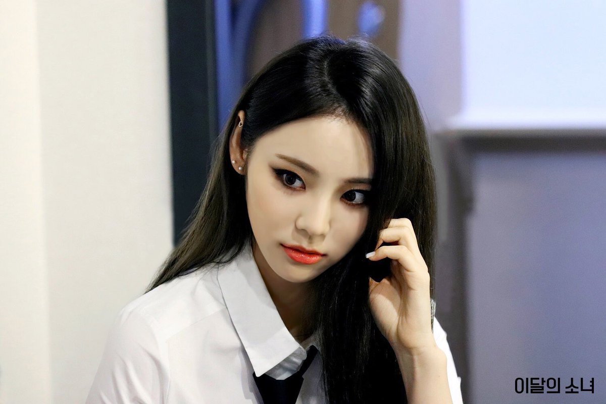 loona pics tweet media