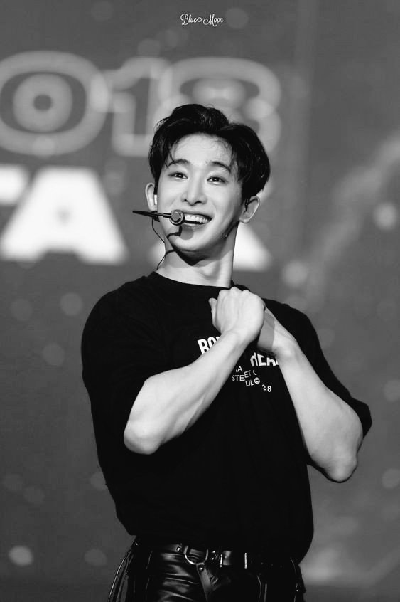 EliaARMYy's tweet photo. Я нуждаюсь в твоей заботе. 

#WeNeedWonho @OfficialMonstaX https://t.co/82HKro1eyy