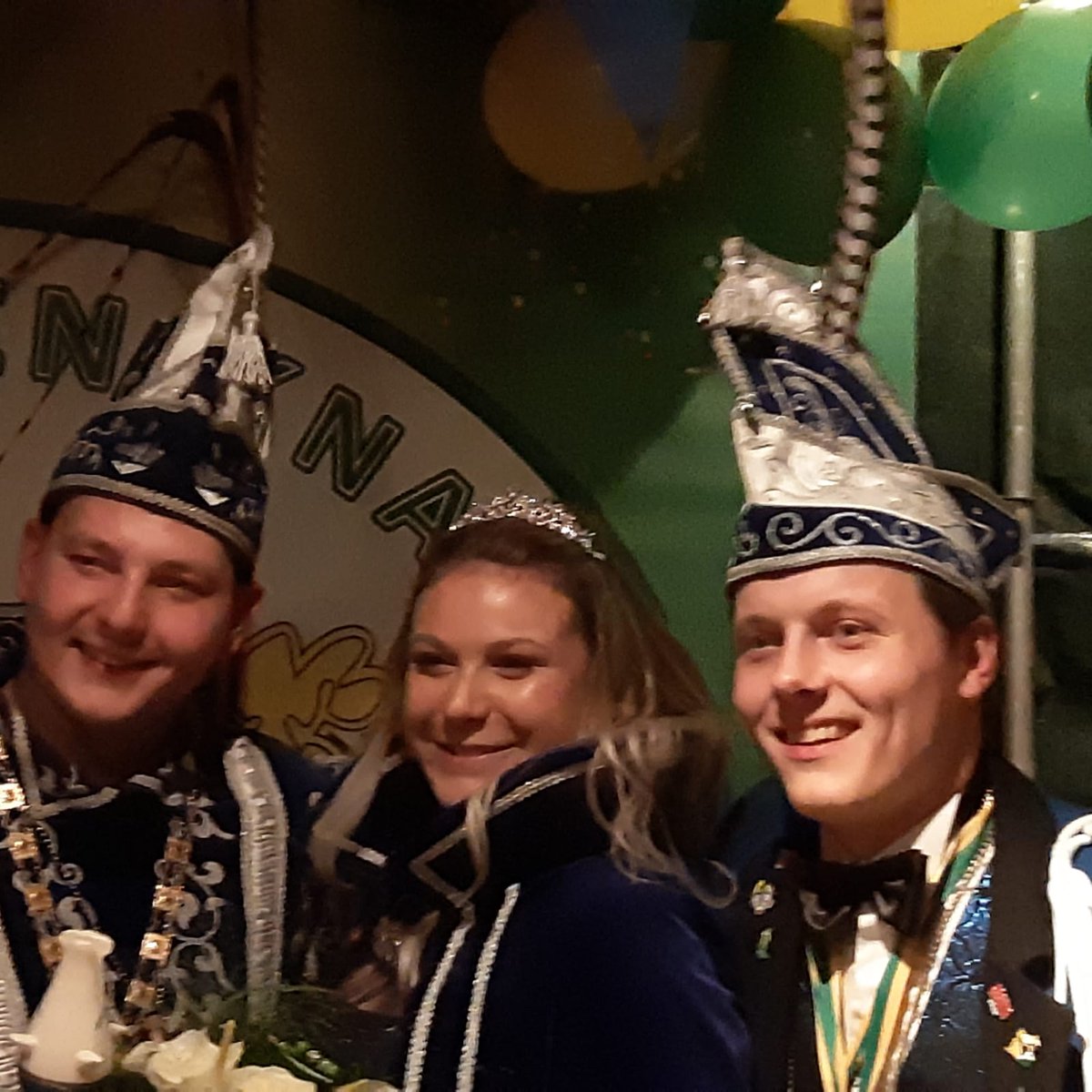 Gefeliciteerd prins Joey, prinses Femke en adjudant Mark de nieuwe hoogheden van Knor en Knalpot. Maak er een geweldig mooi jaar van.
#carnaval #feest #giesbeek #zevenaar #prins #boemelburcht