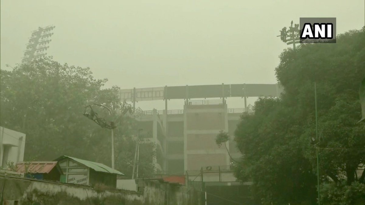 respirerIN's tweet photo. Pictures from Feroz Shah Kotla Stadium in Delhi from this morning.
India Bangladesh T20 match starts there today at 7PM.
PM 2.5 levels in the area at over 900 ug/m3
PM of India needs to speak up on a national health emergency.
#LotOfPM
#CricketCanWait @BCCI @SGanguly99 https://t.co/QJ8V9BhhEK