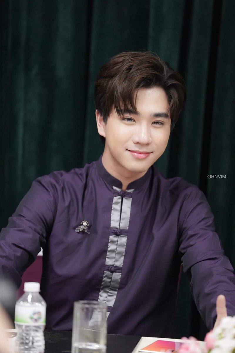 MoetPyae's tweet photo. ချောရက်လိုက်တာကလေးရယ်
ချစ်တယ်😘😘

@perthppe 
#perthTanapon 
#TemptFMinMyanmarD2 
#TEMPTAsiaTourLiveinMyanmar2019 https://t.co/RkZKzFTYsw