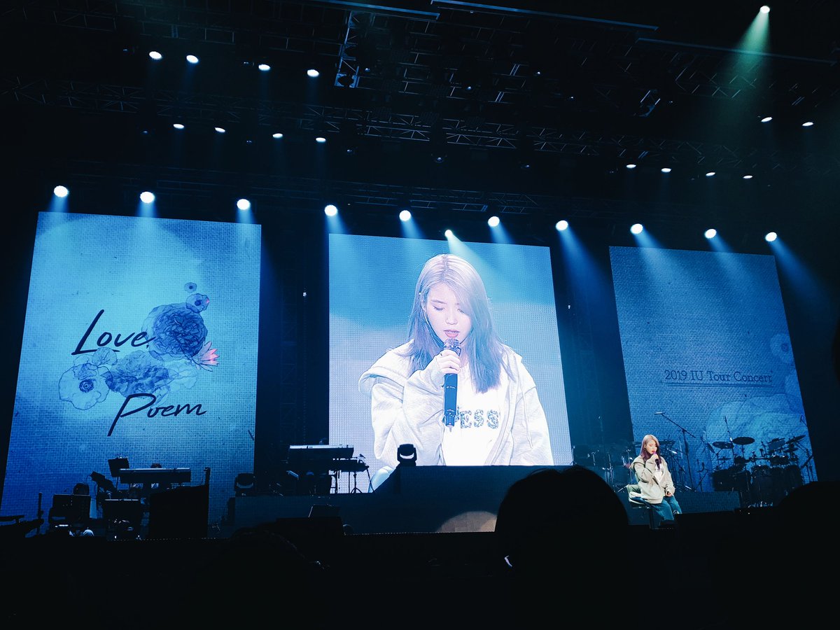 _inthedesert516's tweet photo. '염치 없이 부탁하는 입장이니
아주 최소한의 것들만 바라기로 한다.
이 시를 들어 달라는 것,
그리고 숨을 쉬어 달라는 것.'

숨을 쉬어 달라는 것.

지은아, 숨 쉬어.
우리를 위해, 너를 위해,
그렇게 숨 쉬어 줘...

- 2019.11.03 [Love, Poem] in 광주 https://t.co/mfEQL05Tvc
