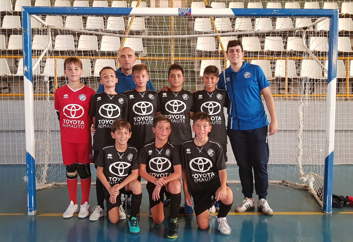 XerezDFC_Futsal's tweet photo. CANTERA || 🏆 5ª JORNADA DE LIGA ALEVIN

📌 Los de Jero juegan, ganan y disfrutan haciendo fútbol sala.

🚩 Alevin 8️⃣-2️⃣ CD Olímpico
⚽️ Goles de Ruben, Zaya (3), William, Jaime y Alfonso (2)

#XerezDFCFutsal #Cantera #Formacion #Valores #TrabajoenEquipo #EsHoradeVolver https://t.co/o96BQ2F7AX