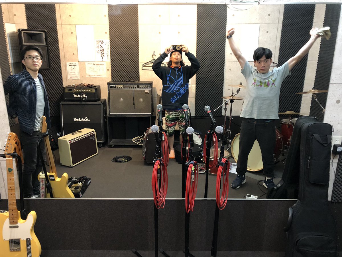 SlandToy's tweet photo. 久しぶりのスタジオ！
12月にレコーディングをする予定になりました！

ライブは相変わらず未定です…！
土日のお誘いお待ちしております…！ https://t.co/cExICNm2Jz