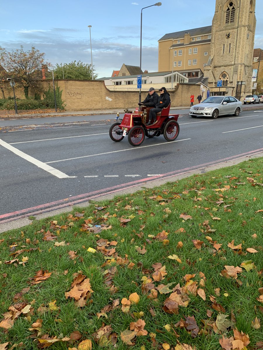Lovely Autumn morning watching the <a href="/VeteranCarRun/">RM Sotheby’s London to Brighton Veteran Car Run</a> go through Streatham. Thanks to Immanuel &amp; St Andrew’s church for the hot drinks and bacon rolls #familytraditions #veterancarrun #lovestreatham