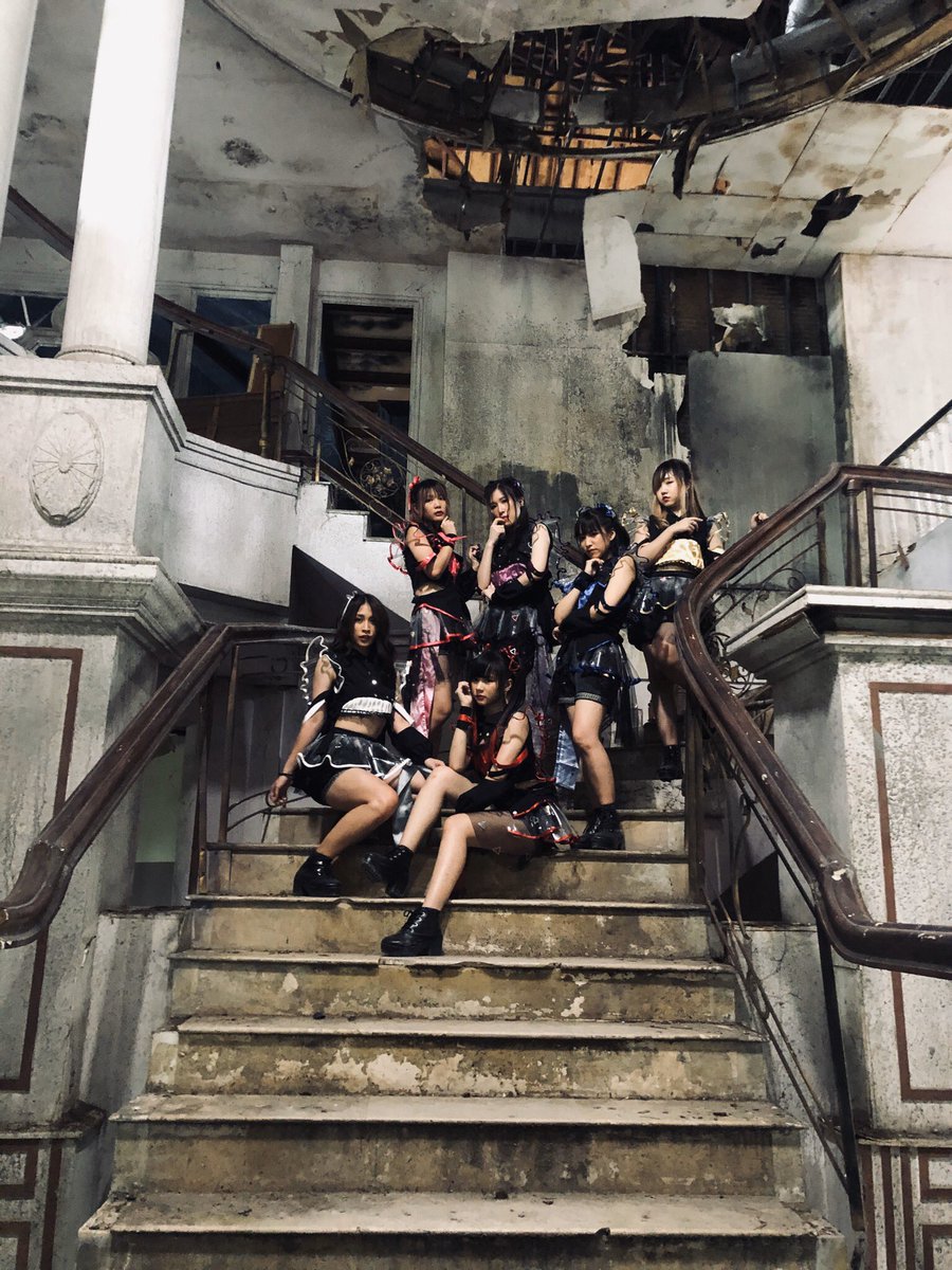 siamdream_idol's tweet photo. ภาพเบื้องหลังการถ่ายภาพปกเพลง「CALLING」สุดเท่~~🔥

🎥Music Video ↓
https://t.co/3JDu7QBFiU

#SiamDream #サイドリ #CallingMV #6thSingle https://t.co/MZB5wPCvle