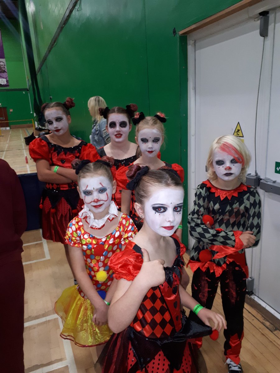 VAStreetdance's tweet photo. LIL R3BELZ all ready to take the floor. Come on guys let's smash this 🏆#vange #LILR3BELZ #vange #getyourfreakon #bury https://t.co/TpqdHtWa3Y