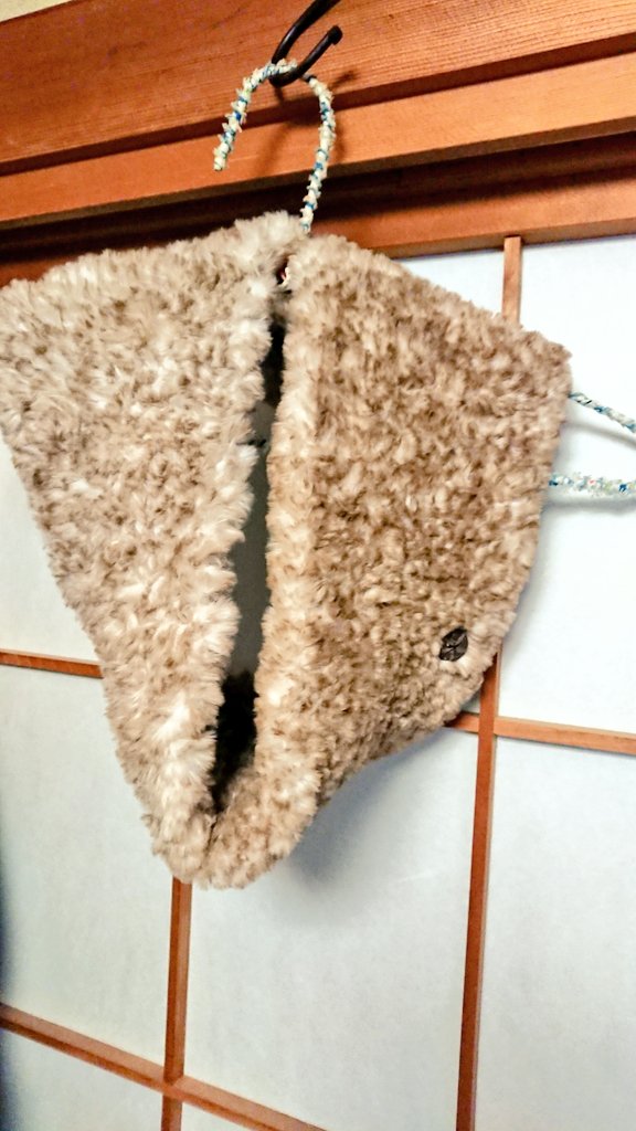 yukimi526's tweet image. le*coconさんのスヌード❤️編んだものではないそう✨どうやって作るんだろう？暖かくて大活躍しそう🎵😊 #lecocon #スヌード #大好き