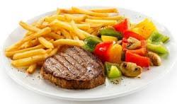 LaPatat's tweet photo. snack van de maand: eigen bamibal € 1,50
maandmenu: biefstuk champ roomsaus incl.consumptie € 9,50 https://t.co/6Oc83oI3qB
