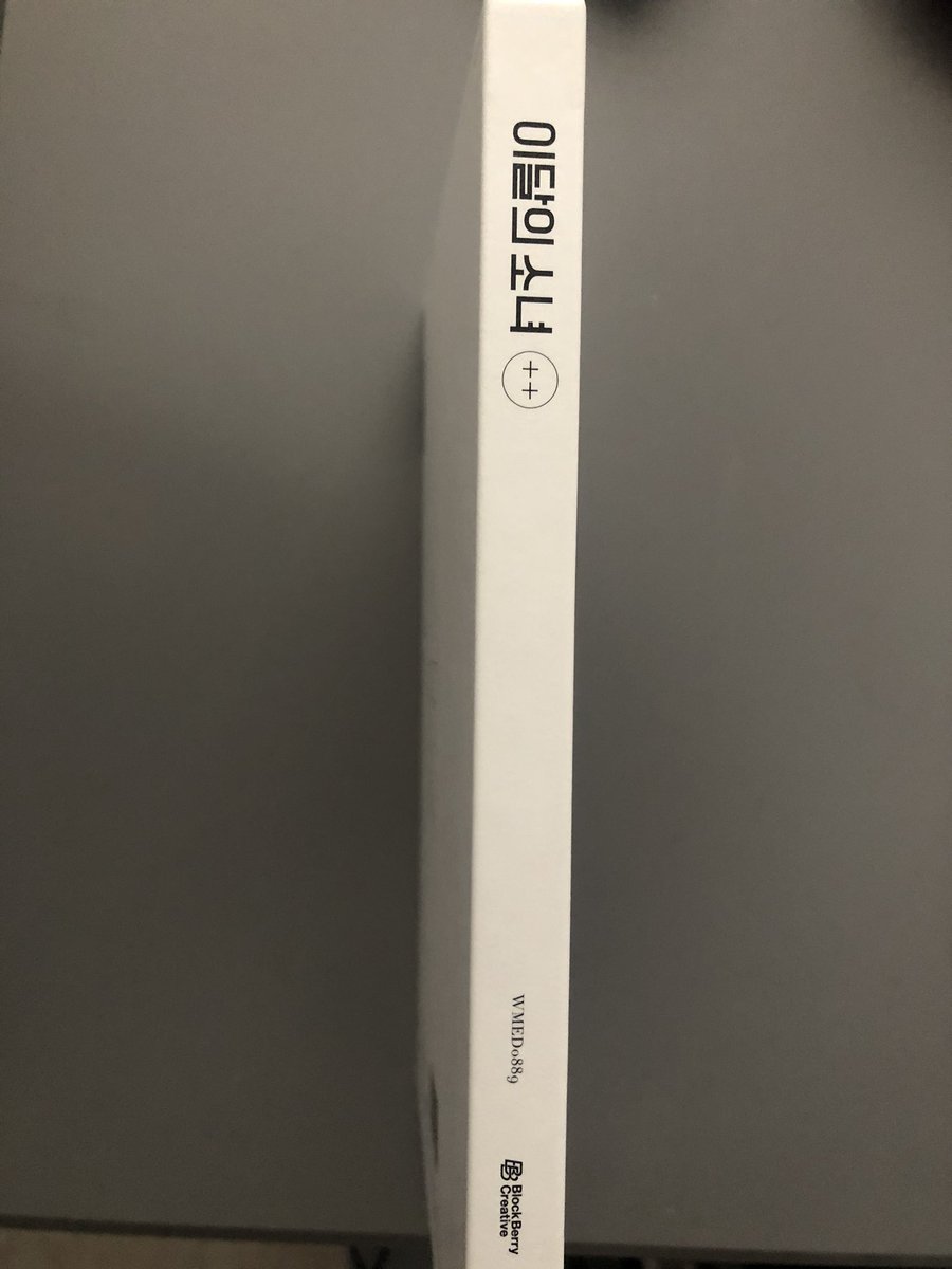 siyyeons's tweet image. hey gays! as i will not be collecting loona albums, i want to give away the limited b version of ++ to a new loving home! to enter, just rt and comment your bias under the tweet. i will cover shipping costs internationally. end: november 17th. best of luck~ #loona #이달의소녀