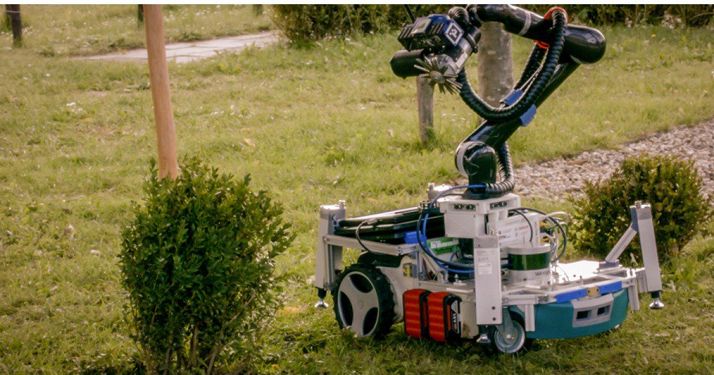 RobotShop's tweet photo. #Trimbot robotic gardener mows the lawn and tends the roses https://t.co/FytvFHhtT0 @nwtls https://t.co/fpkiXu52jH