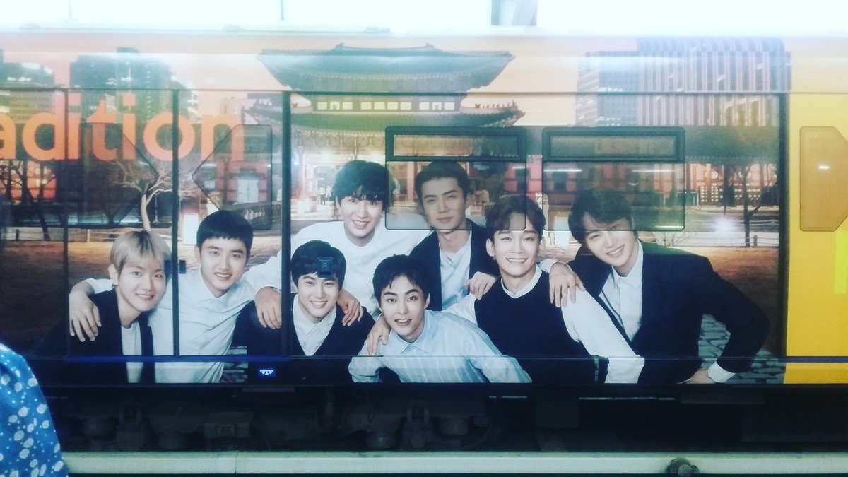 catta555's tweet photo. ตอนเห็นนี่ขาอ่อนเลยอ่ะ มีความสุขมากที่ได้ขึ้นบีทีเอส https://t.co/YKmHqrTsBN