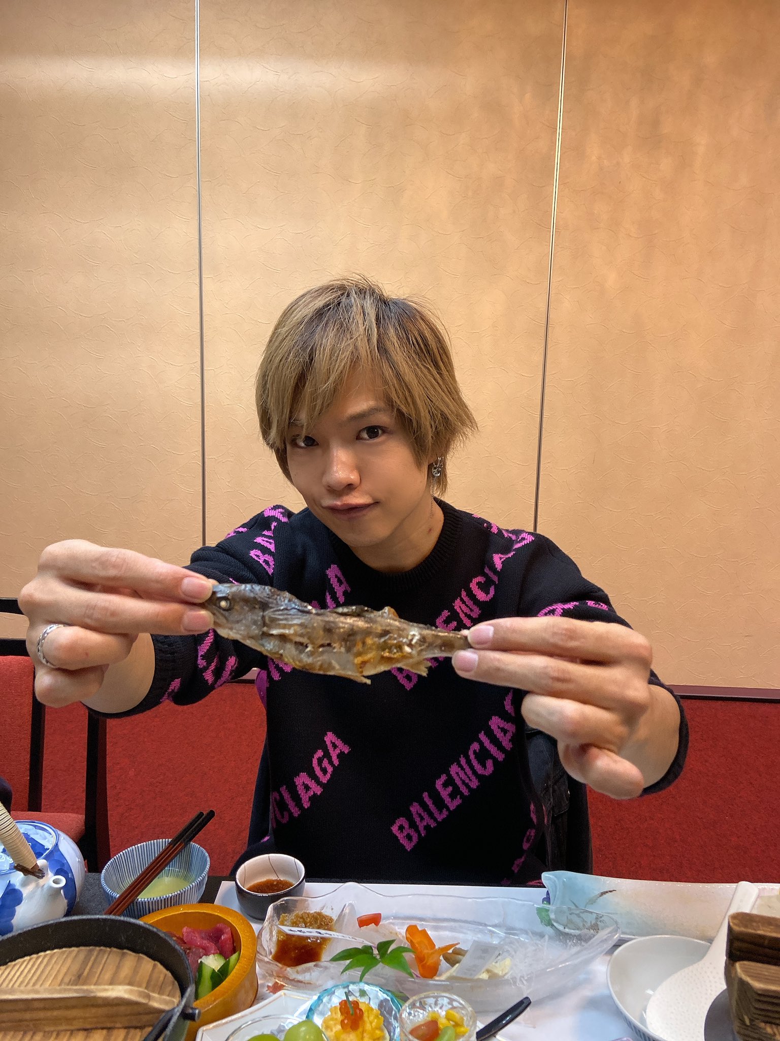 森一馬 静岡 Vocalist テレビ東京 1 31 日 カラオケバトル準優勝 Auf Twitter 明日は 山梨 石和アピタさんでコンサート 前乗りして みんなで前夜祭です 山梨の美味しいご飯をたらふく頂いてます 明日は アピタ石和店1f フードコートで 13 00 15 00