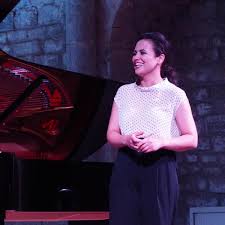 BCNClasica's tweet photo. Aquesta setmana, la #Barcelona #clàssica parla en clau de #Dona 
@MireiaTarrago #KatharinaKonradi @AnnaNetrebko @Martainfante2 #vickychow

@Liceu_cat
@lauditori @palaumusicacat @fomentclassica @casaelizalde @cc_PerePruna @NavasCC @CCUrgell @ccjmtriasipeitx https://t.co/w33oabBZSa https://t.co/Pna4RcIics